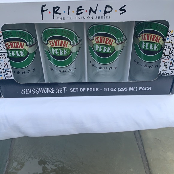 New FRIENDS CENTRAL PERK GLASSWARE (SET SET OF 4) - Picture 3 of 8
